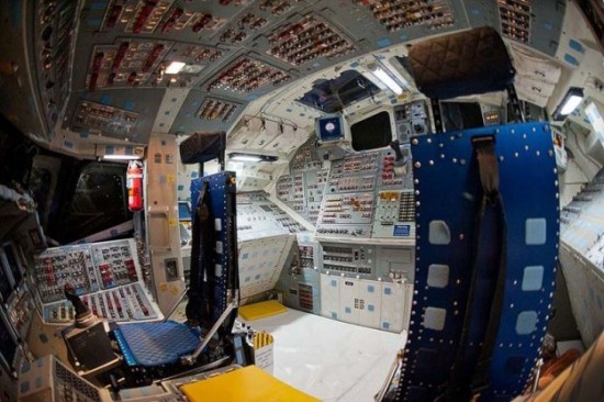 Inside Veiw Of The Space Shuttle S Cockpit Funcage