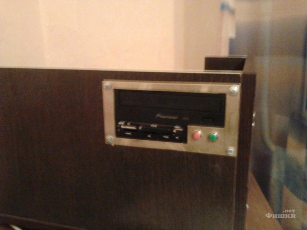 Built-In-Computer-004