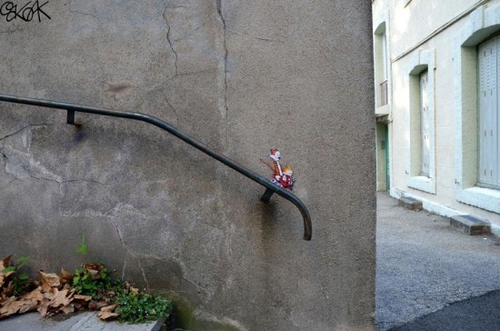 24 Graffiti That Interact With Their Surroundings 012