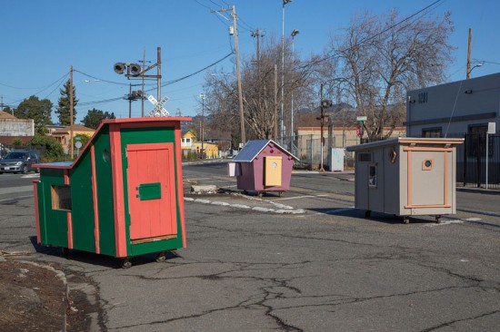 Artist Gregory Kloehn Creates Home For Homeless From Garbage 002