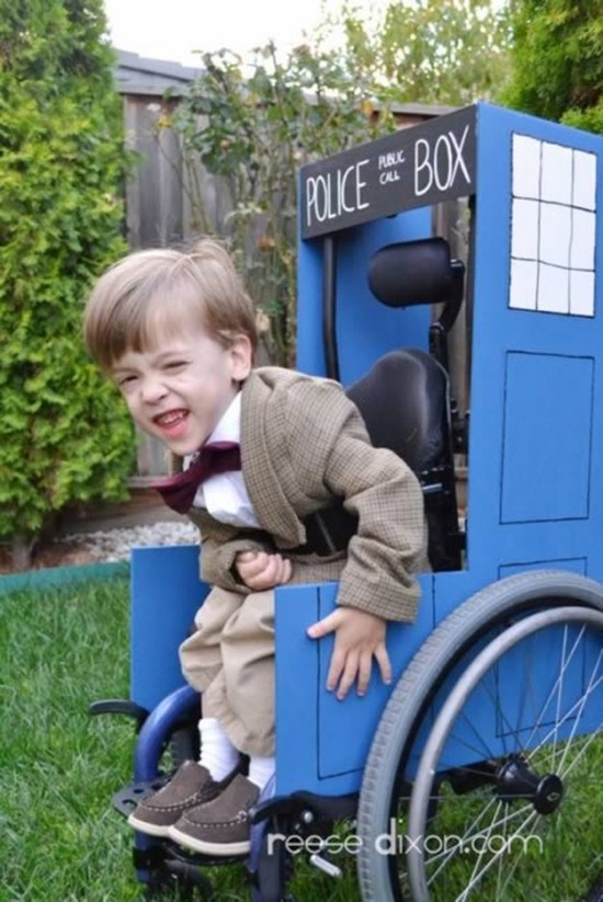 12-Awesome-Wheelchair-Halloween-Costumes-002