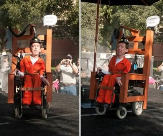 12-Awesome-Wheelchair-Halloween-Costumes-004
