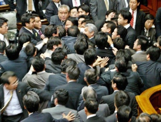 Parliamentary-Fights-from-Around-the-World-008