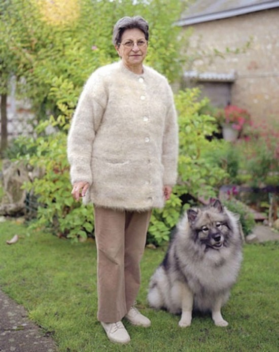 Dog-owners-wear-clothes-made-from-wool-of-their-pets-003