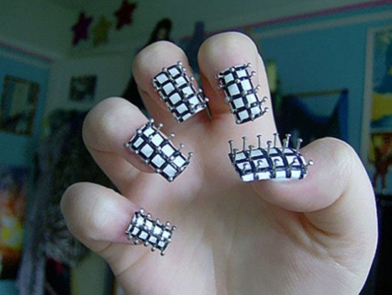 Here-Comes-the-Pop-Culture-Nails-007