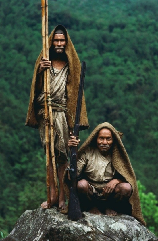 Honey-gatherers-in-Nepal-003