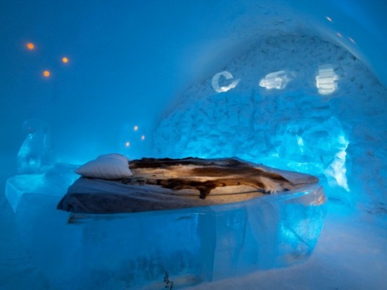 Hotel-made ​-of-ice-and-snow-in-Sweden-002
