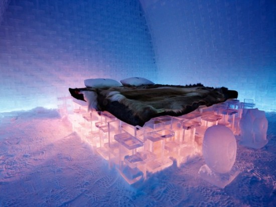 Hotel-made ​-of-ice-and-snow-in-Sweden-011