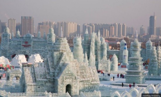 Ice-and-Snow-Sculpture-Festival-002