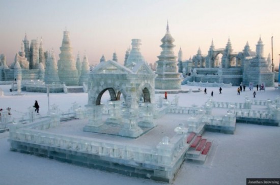 Ice-and-Snow-Sculpture-Festival-003