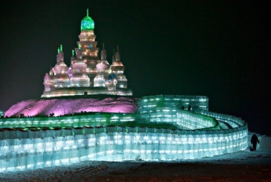 Ice-and-Snow-Sculpture-Festival-012
