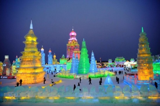Ice-and-Snow-Sculpture-Festival-015