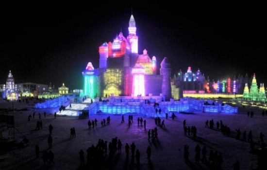 Ice-and-Snow-Sculpture-Festival-019