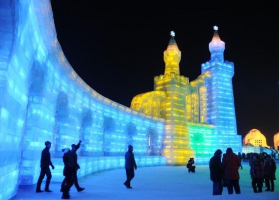 Ice-and-Snow-Sculpture-Festival-032