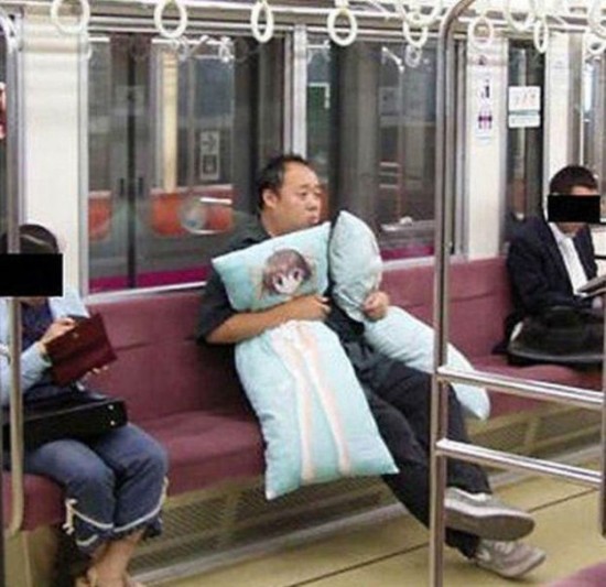 Strange-Passengers-of-Public-Transport-019