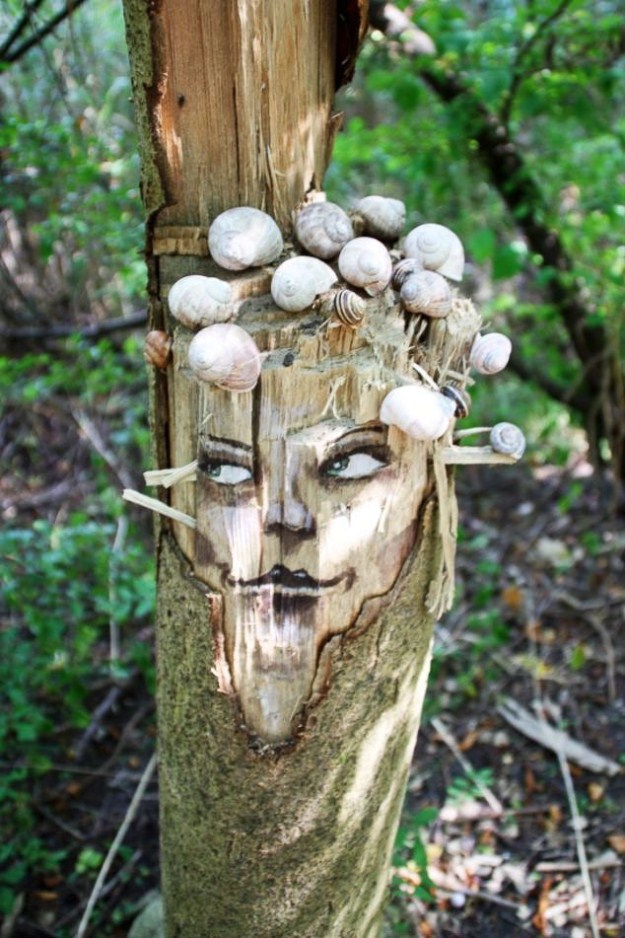 Funny-faces-in-the-forest-013