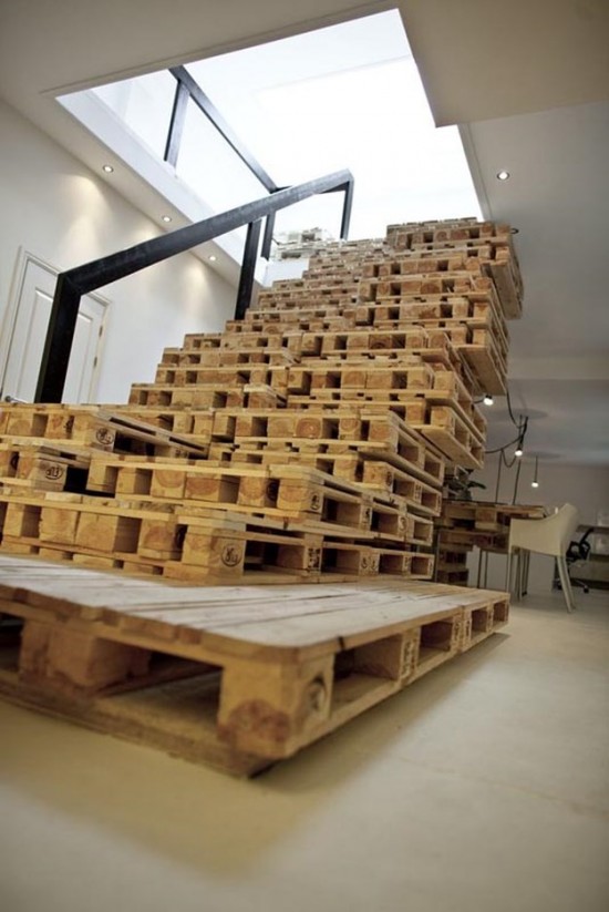 15-Fantastically-Creative-Staircases-013