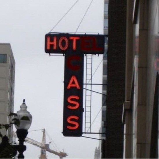 Neon-Sign-Fails-Produce-Hilarious-and-Unfortunate-Messaging-001