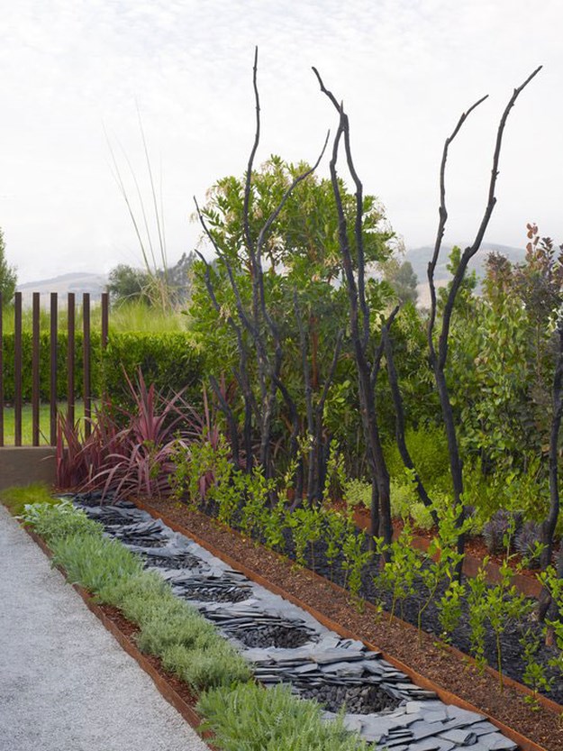 The-Outdoor-Living-Garden-Table-004