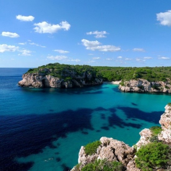 Blue-waters-of-Menorca-002