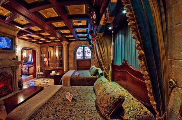 Take-a-peak-inside-Disney-003