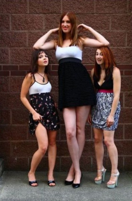 Extremely Tall Women