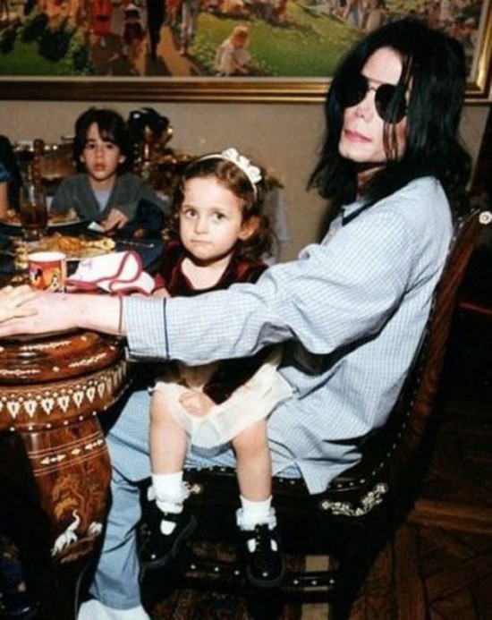 Paris Jackson & Mother Debbie Rowe Out For Lunch In Palmdale FunCage