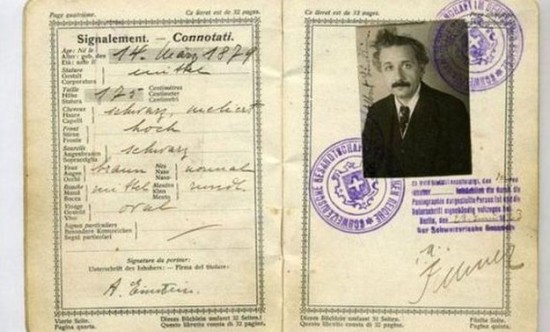 Famous-People-And-Their-Passports-001