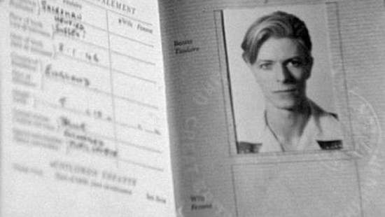 Famous-People-And-Their-Passports-002