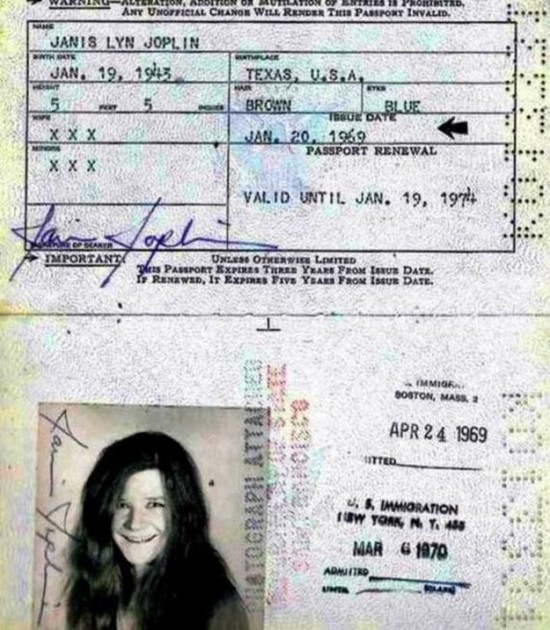 Famous-People-And-Their-Passports-009