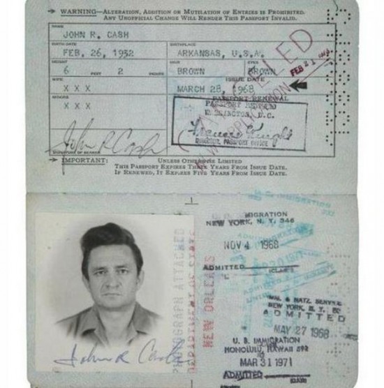 Famous-People-And-Their-Passports-010