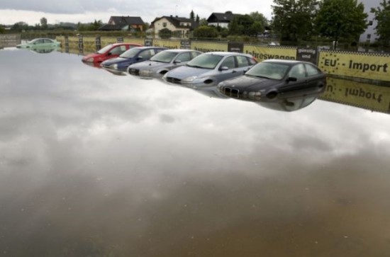 Flooded-Cars-in-Germany-017
