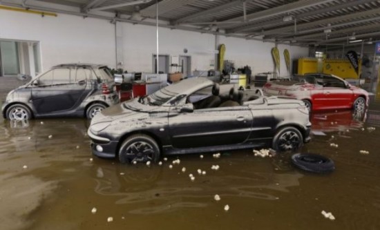 Flooded-Cars-in-Germany-027