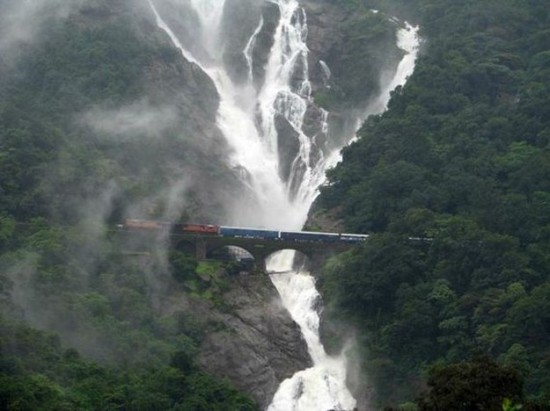 Railroad-Bridge-Near-Dudhsagar-Falls-003