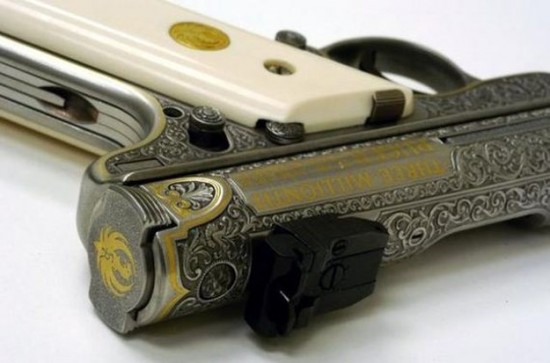 Engraved-Weapons-That-Are-Almost-Works-of-Art-001