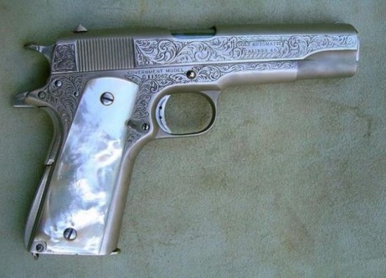 Engraved-Weapons-That-Are-Almost-Works-of-Art-020