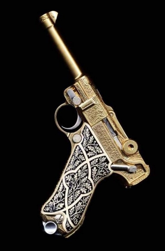 Engraved-Weapons-That-Are-Almost-Works-of-Art-035