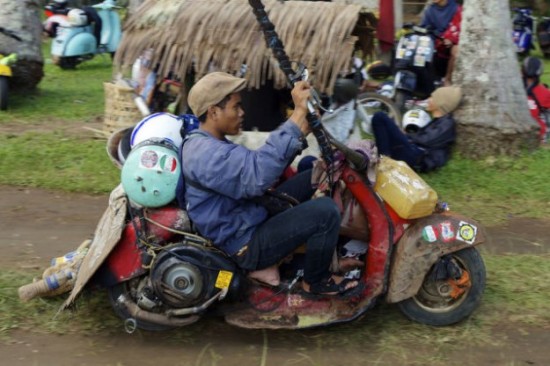 Indonesians-Oddest-Motorbikes-Ever-010