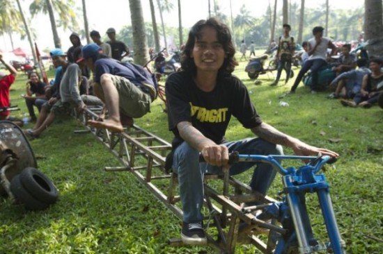 Indonesians-Oddest-Motorbikes-Ever-024