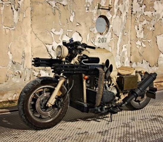 Motorcycle-with-Two-Guns-005