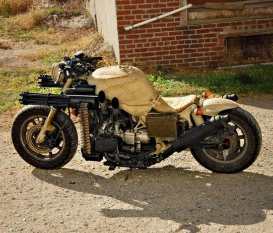 Motorcycle-with-Two-Guns-010