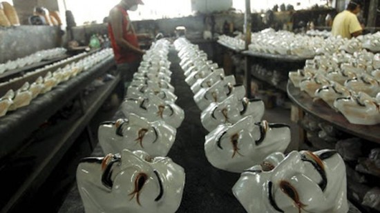 Production-Of-The-Fawkes-Masks-007