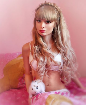 The-Human-Barbie-Doll-035
