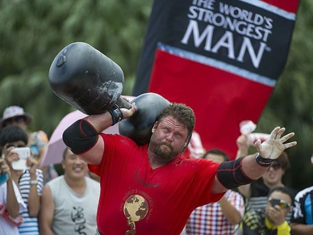 2013-Worlds-Strongest-Man-026
