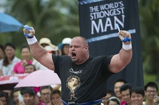 2013-Worlds-Strongest-Man-034