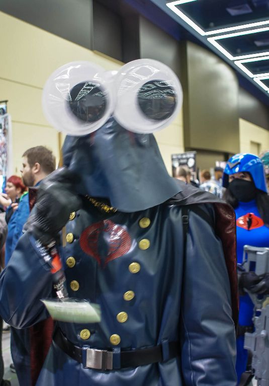 Cosplay-with-Giant-Googly-Eyes-011
