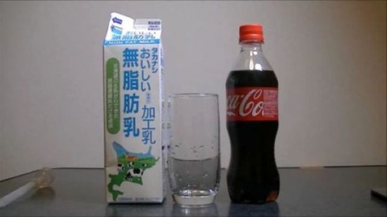 This-Is-What-Happens-When-You-Add-Milk-to-Cola-001