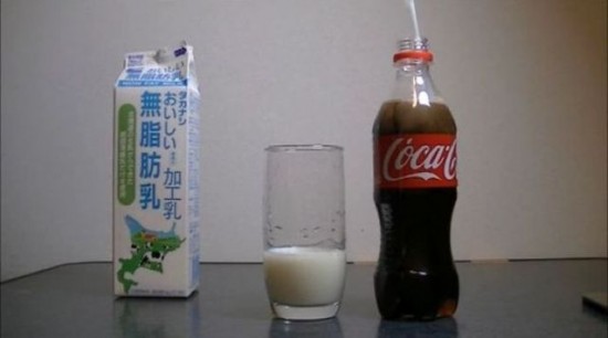 This-Is-What-Happens-When-You-Add-Milk-to-Cola-003