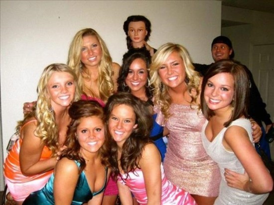 Top-18-Funny-Photobombs-Of-The-Week-001