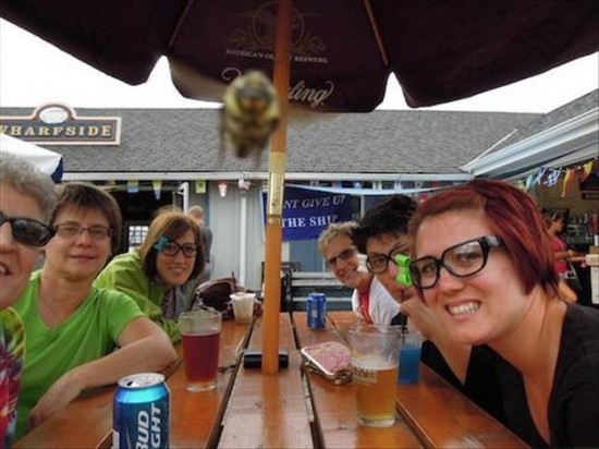 Top-18-Funny-Photobombs-Of-The-Week-005
